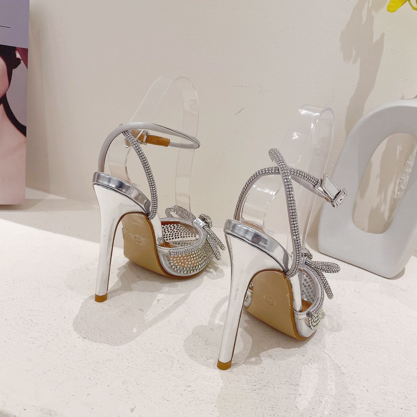 Sofia | Timeless glamour with rhinestone charm