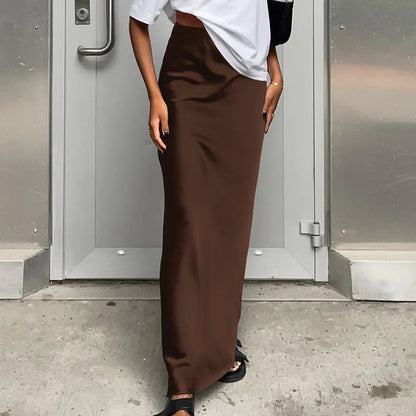 Livia | Elegant and airy satin skirt