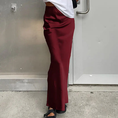 Livia | Elegant and airy satin skirt